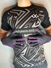 Load image into Gallery viewer, Groogan’s Gaelic Gloves (Purple/Black)