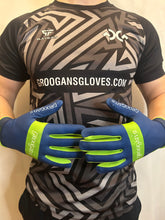 Load image into Gallery viewer, Groogan’s Gaelic Gloves (navy/green)