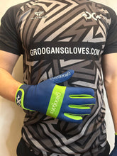 Load image into Gallery viewer, Groogan’s Gaelic Gloves (navy/green)