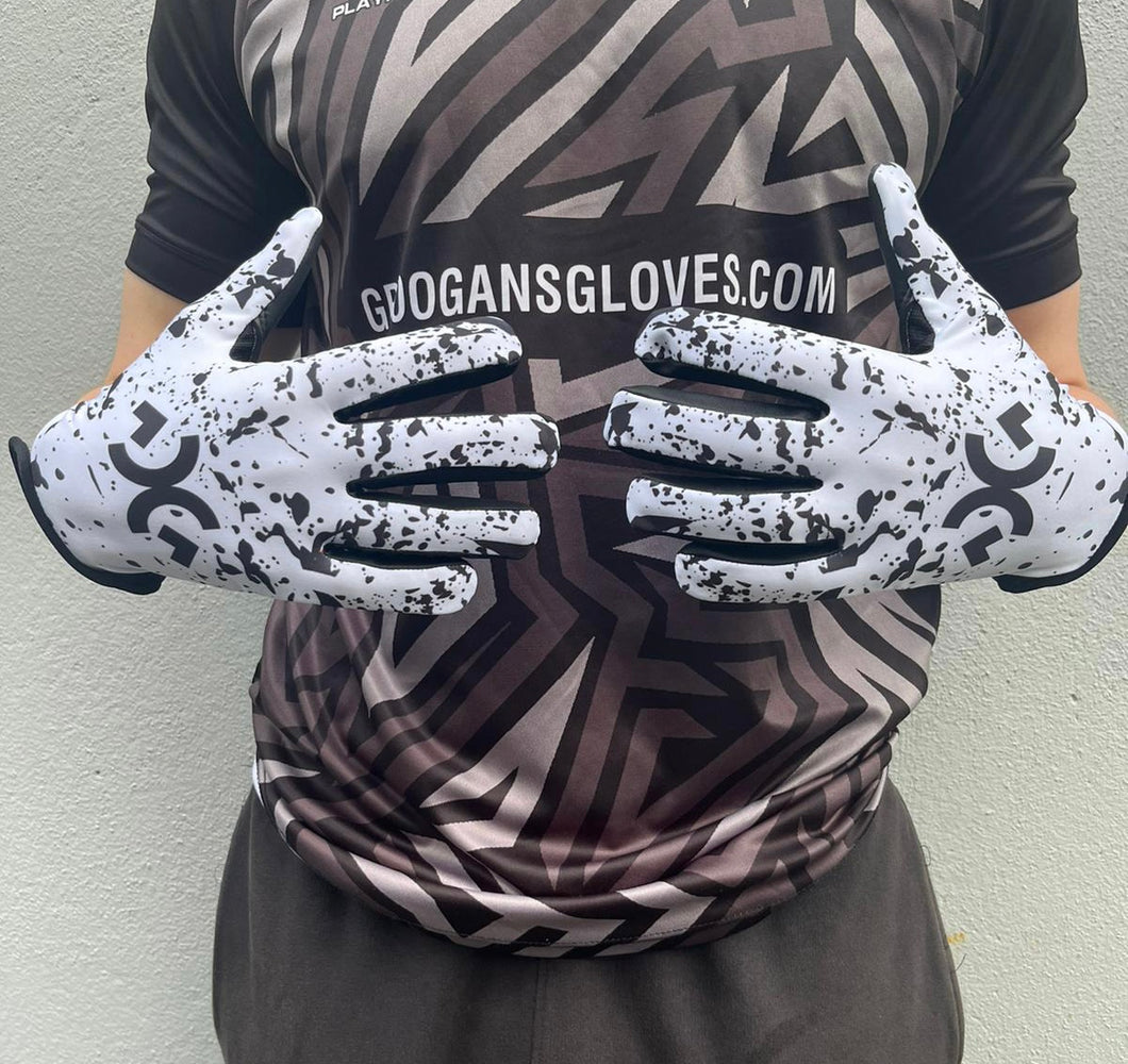 Groogan’s Gaelic Gloves (White/Black)